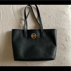 Michael kors tote